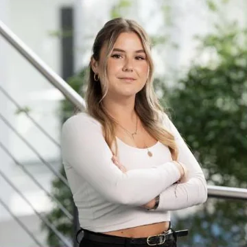 Alexandra Jarowoj, Marketing und Design bei AO Consulting