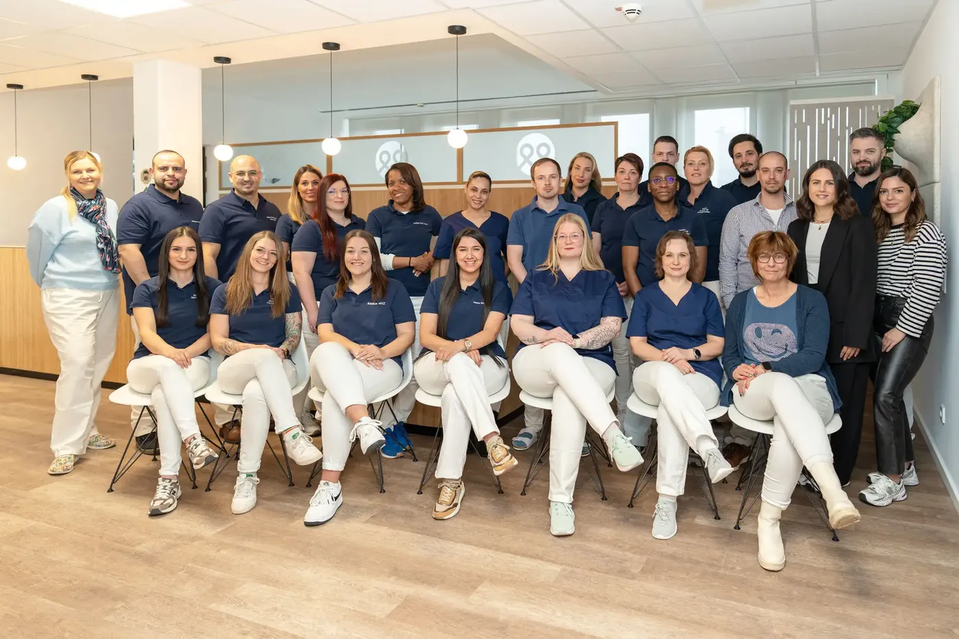Das Team des fidelius MVZ, fotografiert für das Karriereportal